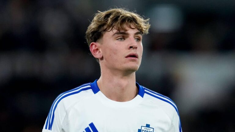 Hargreaves suggests Arsenal should make move for Como starlet Nico Paz